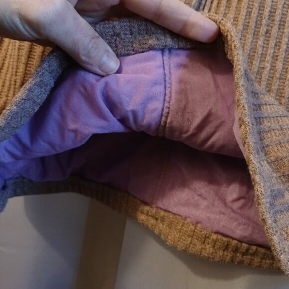 New Ribbed Knit Sweater Top XS Neutral Brown Scoop neck Long sleeve Wood buttons - Picture 5 of 9